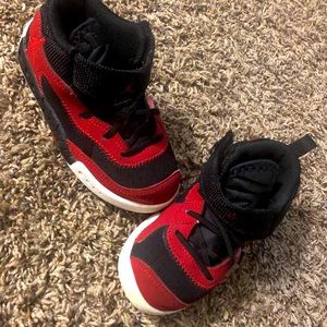 Jordan tennis shoes toddler size 9c
